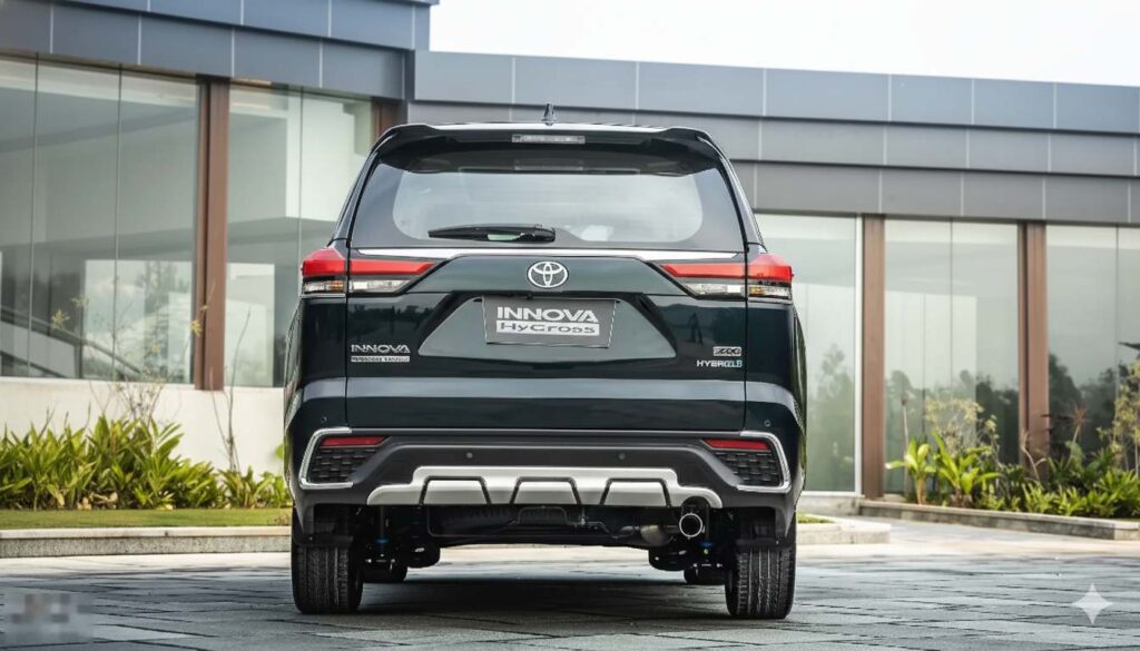 Toyota Innova Hycross images