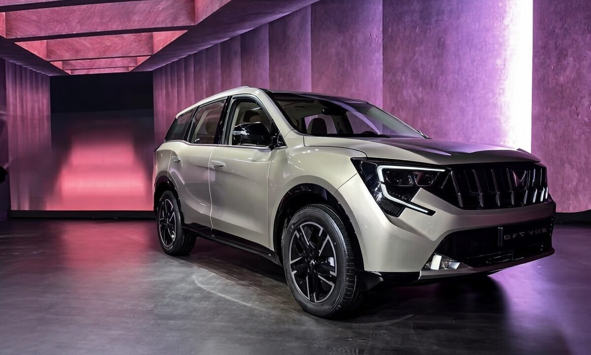 Mahindra XUV 7XO